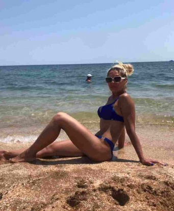 💋 Этими музыкальными губками сладенько окутаЎ ю твои мысли и унесу тебя в мир удовольствий, от которого захватывает дух. 🎉 Я знаю, что тебе нужно - и готова предложить то, чего ты так давно желал. 👠❤️ Открой для себя новые грани наслаждения со мной в Москве. Я умею управлять своим телом и доставлять бесконечное удовольствие. Фото и отзывы есть в моем профиле. У нас будет незабываемо! 🌟 Жду тебя в своих объятиях, чтобы погрузиться в океан наслаждения. 💦 Не упускай возможность познать меня – ты не пожалеешь. 💫 Встречи возможны только в Москве. Только для состоятельных мужчин. 😘 Александра